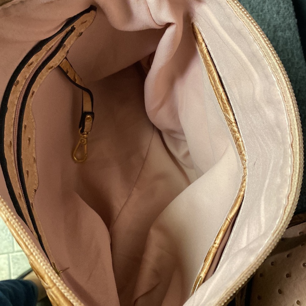 Le Miel Vegan Faux Pink Alligator Purse - Picture 6 of 13